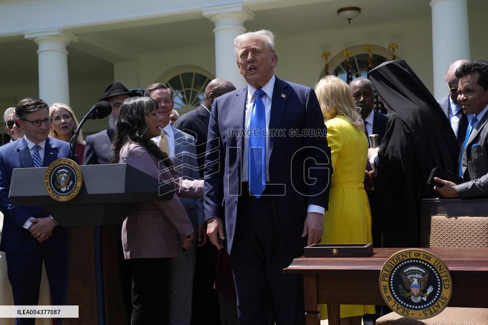 Donald Trump in a National Day of Prayer - Washington