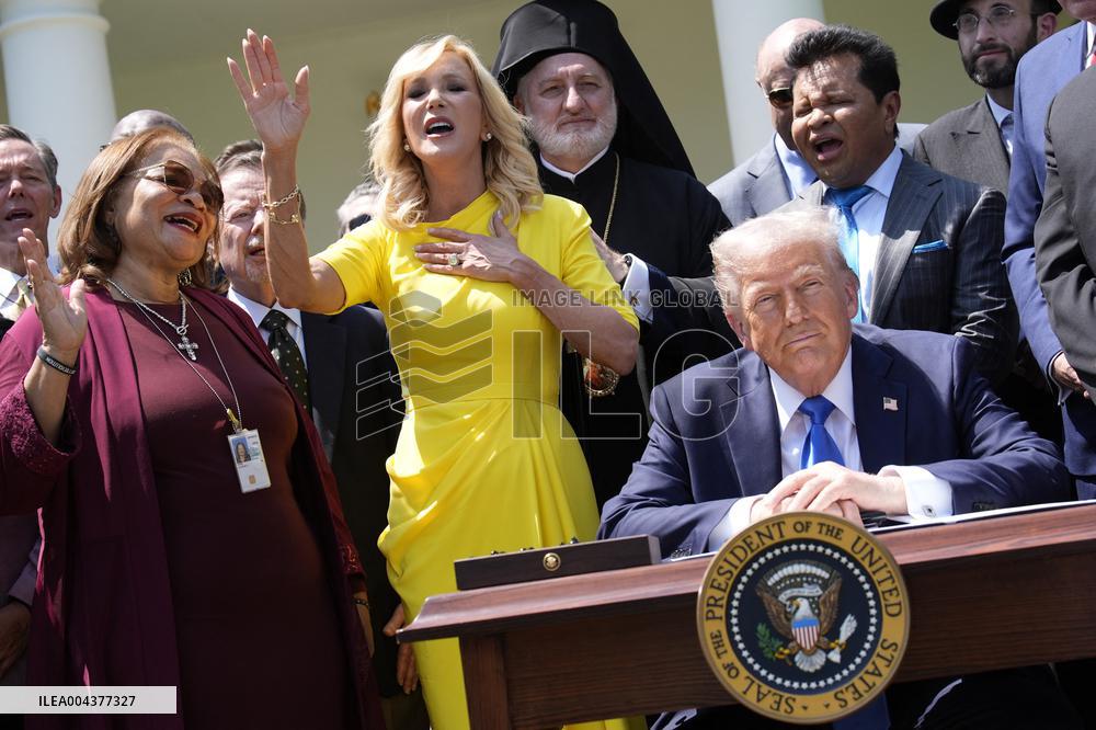 Donald Trump in a National Day of Prayer - Washington