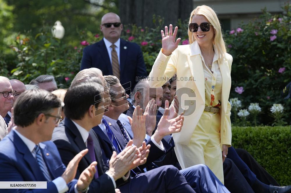 Donald Trump in a National Day of Prayer - Washington