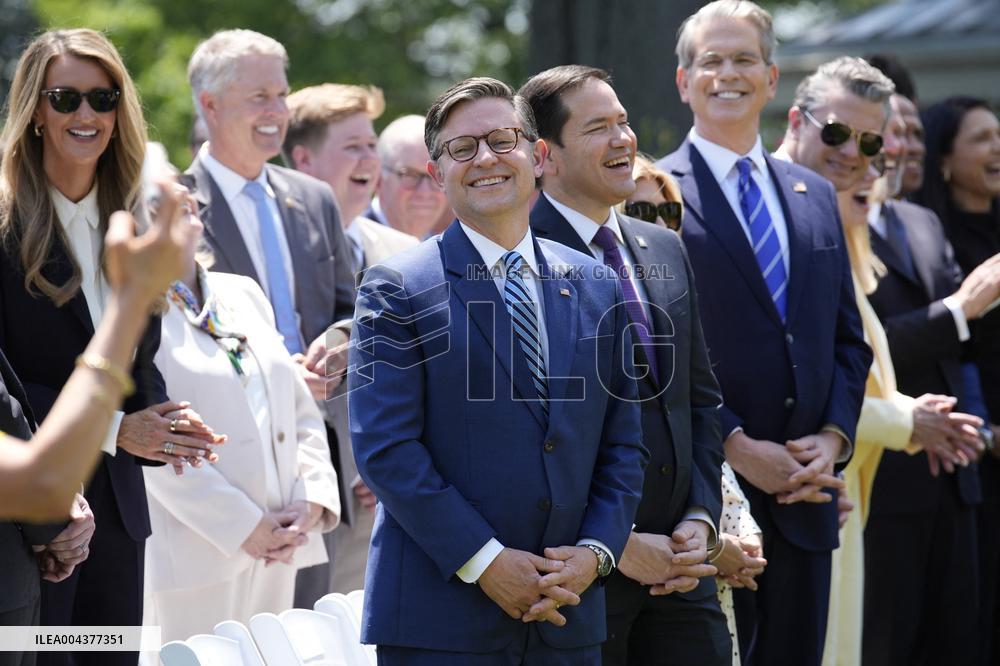 Donald Trump in a National Day of Prayer - Washington