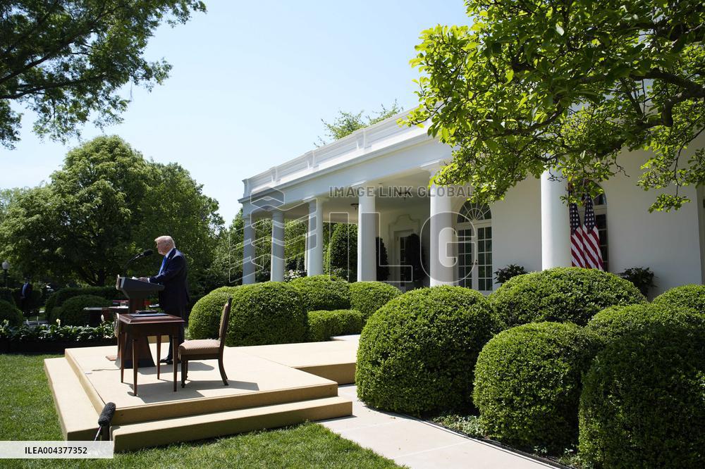 Donald Trump in a National Day of Prayer - Washington