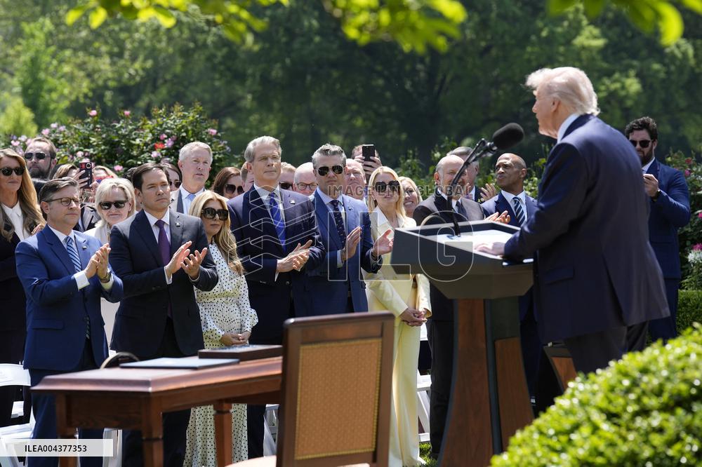 Donald Trump in a National Day of Prayer - Washington