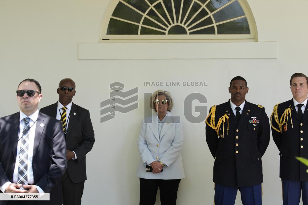 Donald Trump in a National Day of Prayer - Washington