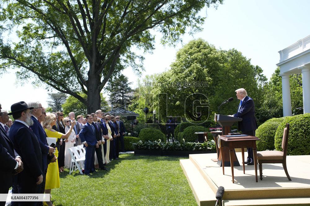 Donald Trump in a National Day of Prayer - Washington