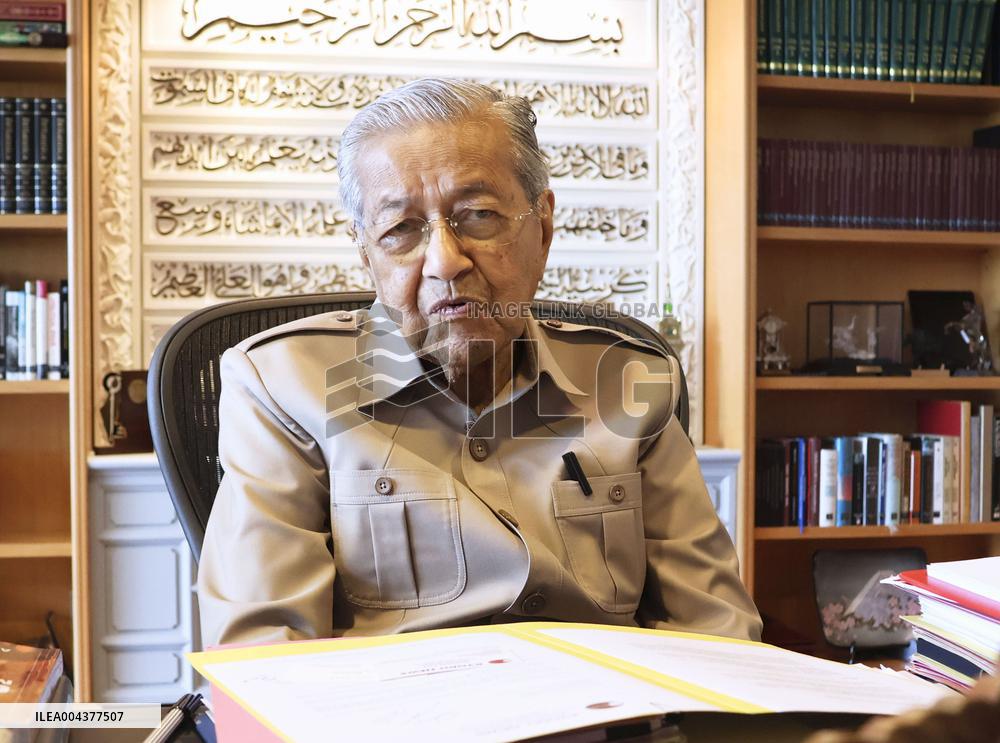 Ex-Malaysian Prime Minister Mahathir