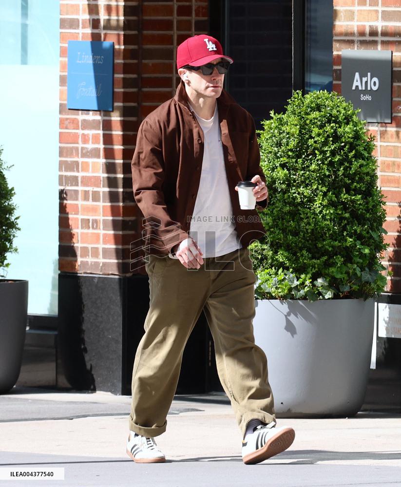 Jake Gyllenhaal Out And About - NYC