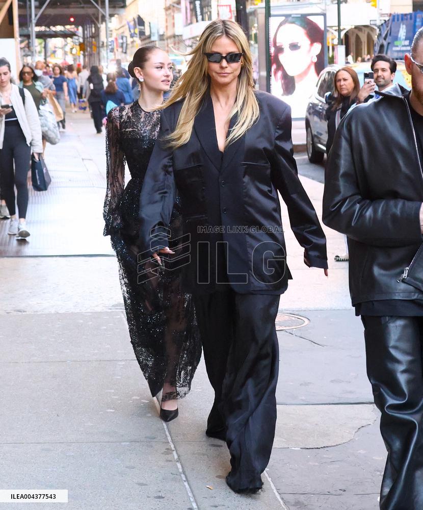 Heidi Klum Out And About - NYC