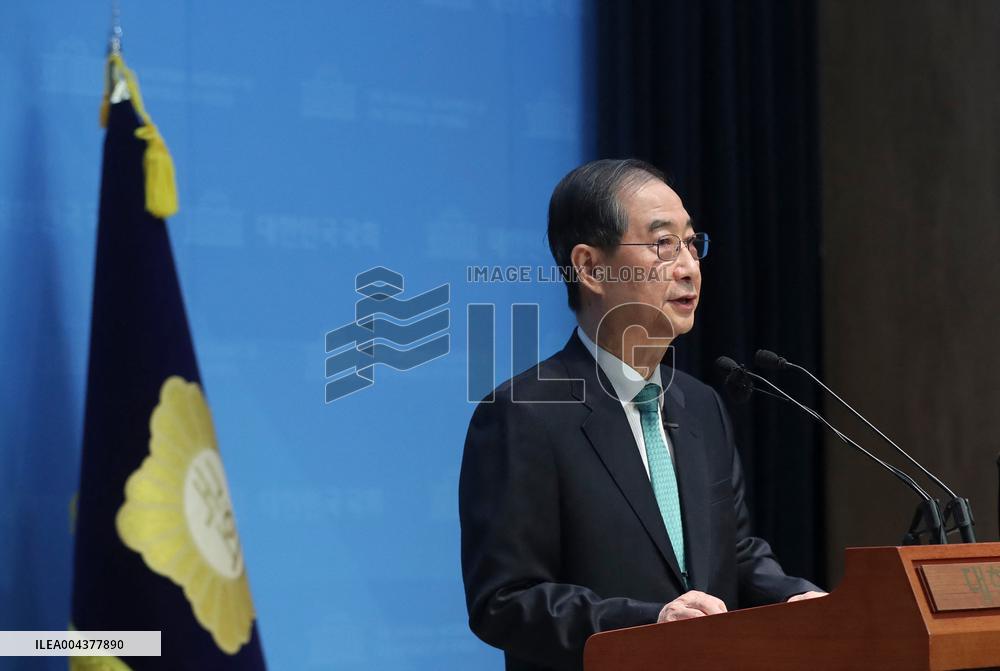 Ex-Prime Minister Launches Presidential Bid in South Korea