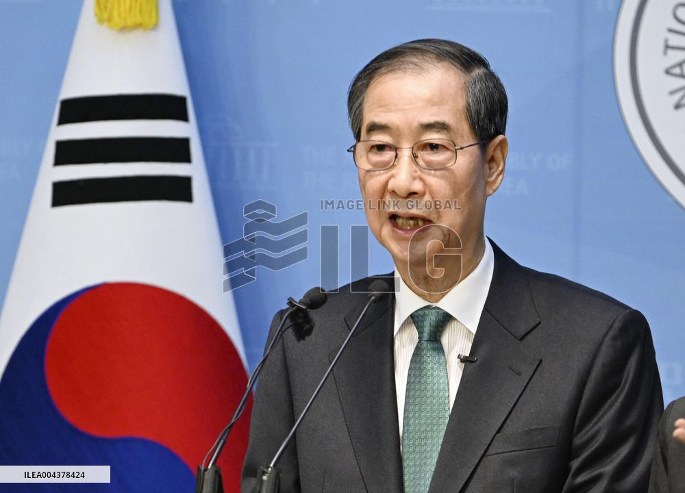 S. Korea's ex-Prime Minister Han declares presidential bid