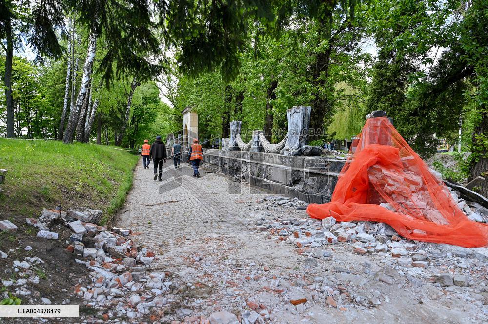 Exhumation of Soviet burials at Hill of Glory in Lviv