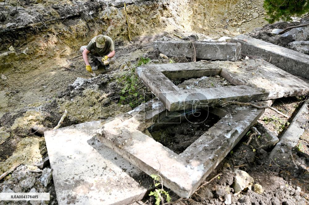 Exhumation of Soviet burials at Hill of Glory in Lviv