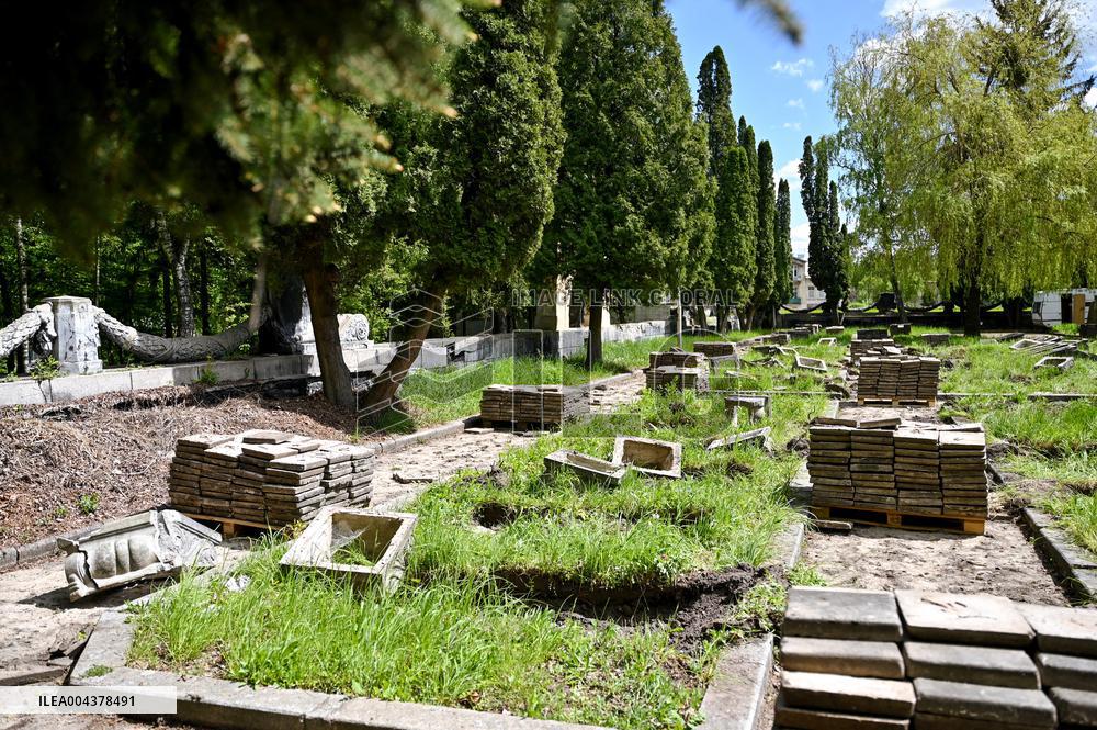 Exhumation of Soviet burials at Hill of Glory in Lviv