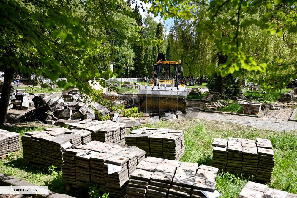 Exhumation of Soviet burials at Hill of Glory in Lviv