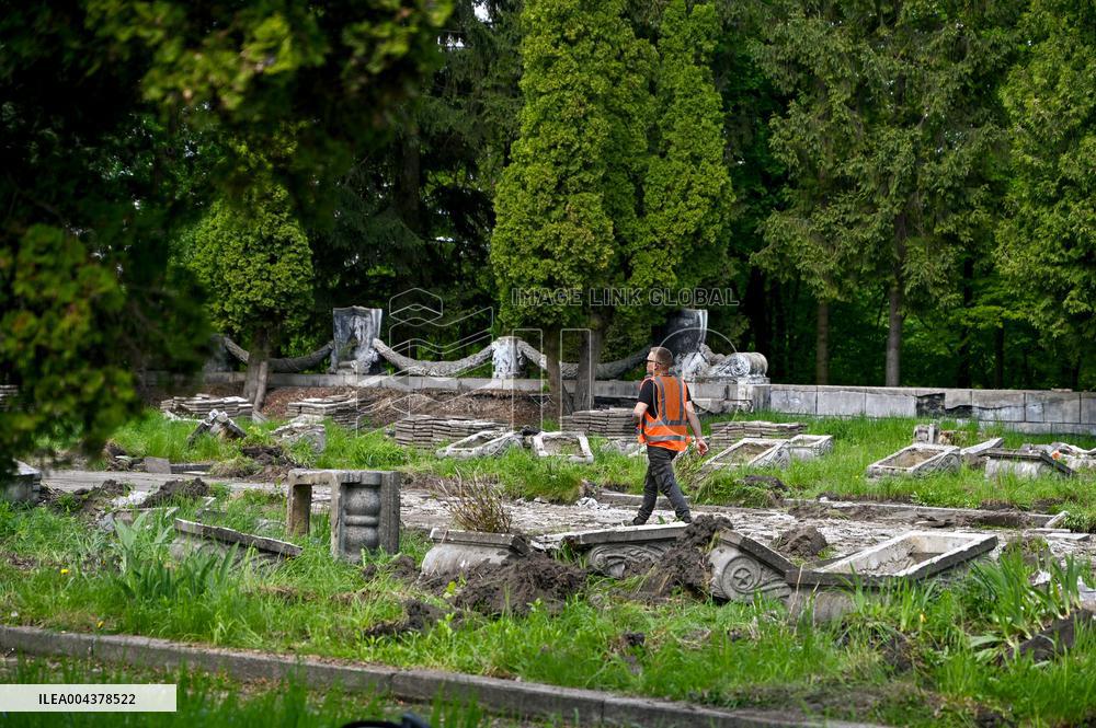 Exhumation of Soviet burials at Hill of Glory in Lviv