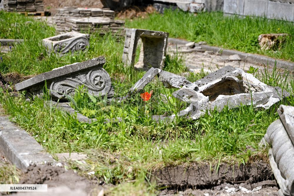 Exhumation of Soviet burials at Hill of Glory in Lviv