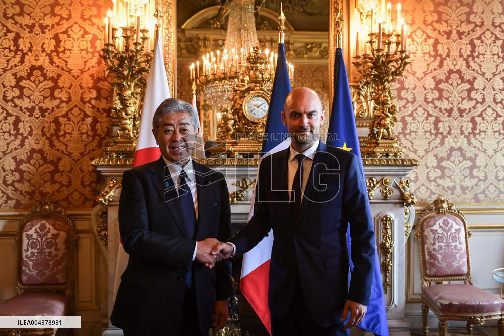 Jean Noel Barrot Welcomes Takeshi Iwaya - Paris