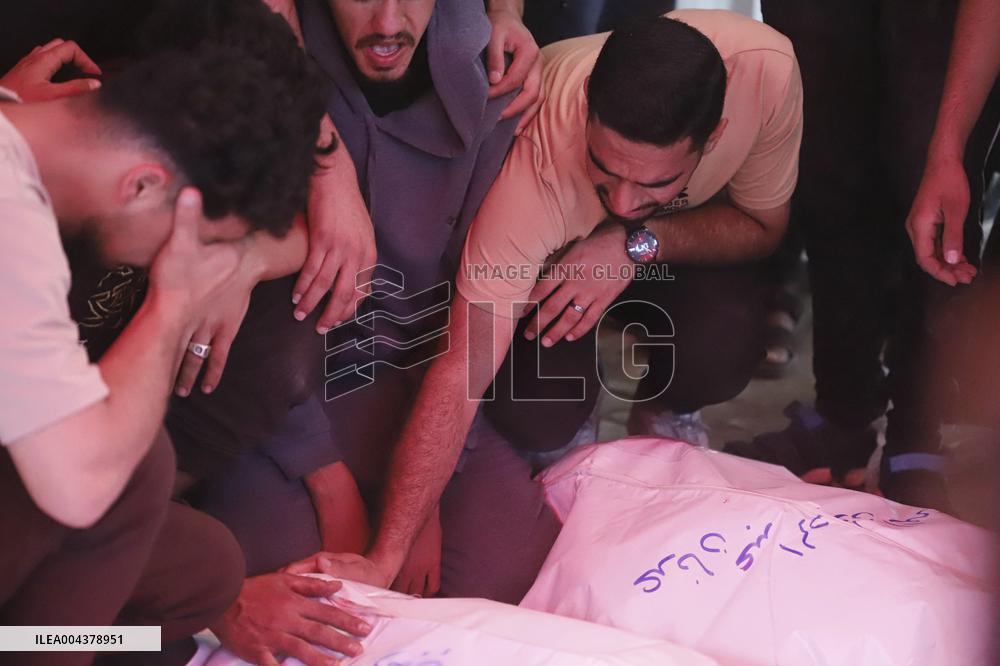 Palestinians Mourn After Deadly Israeli Attacks - Gaza