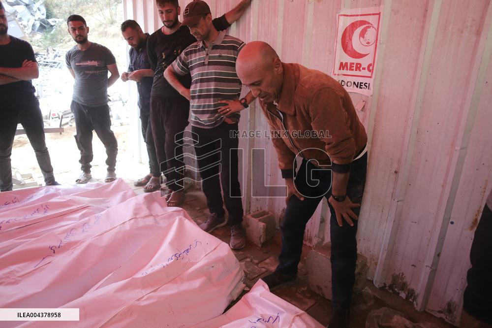 Palestinians Mourn After Deadly Israeli Attacks - Gaza