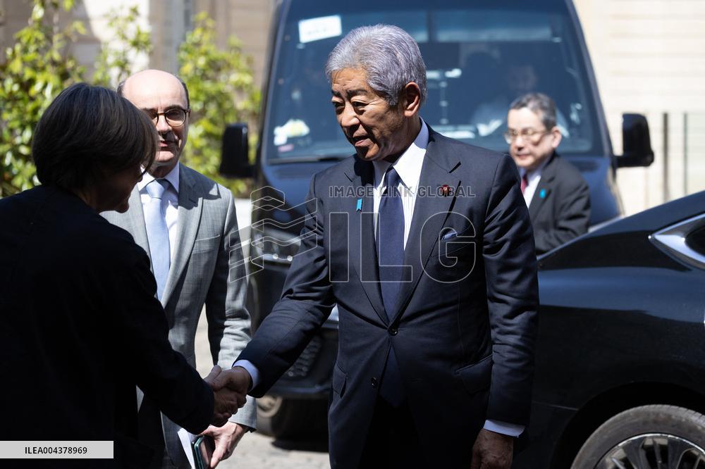 Japanese Foreign Affairs Minister arrives for a meeting at Matignon - Paris