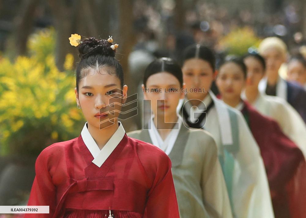 South Korean Fashion Show - Seoul