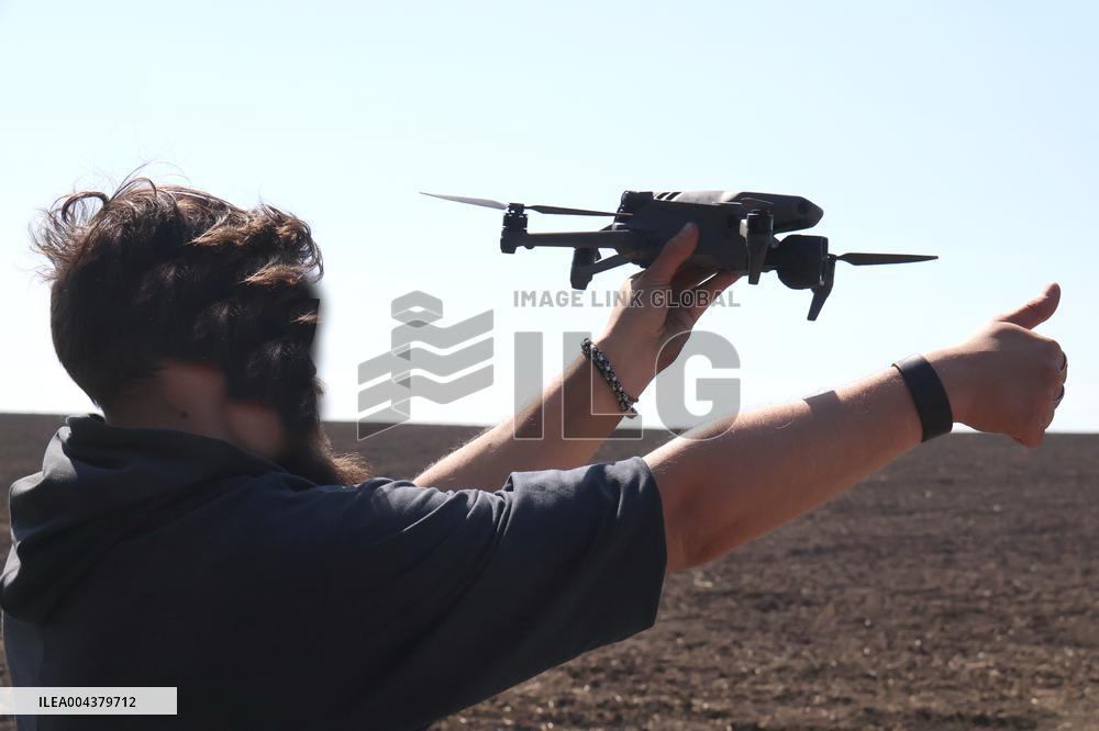 Training of operators of ground robotic systems