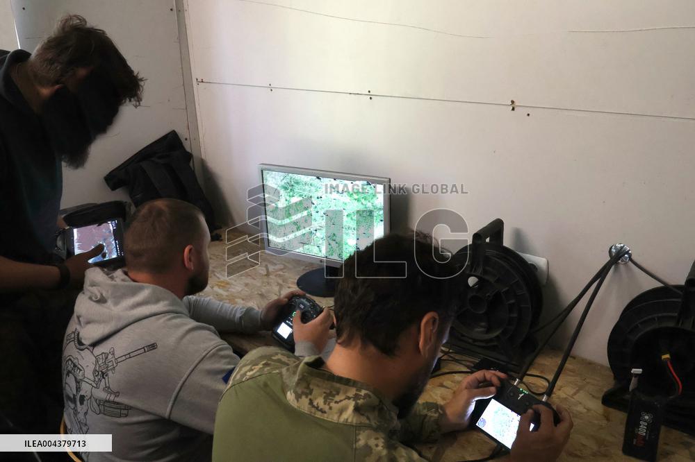 Training of operators of ground robotic systems