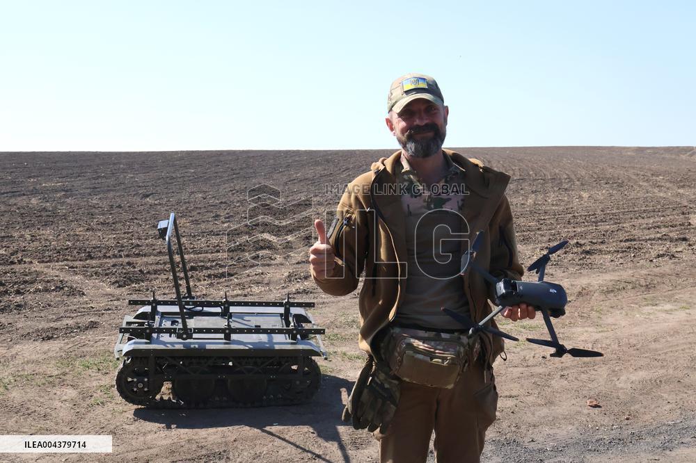 Training of operators of ground robotic systems