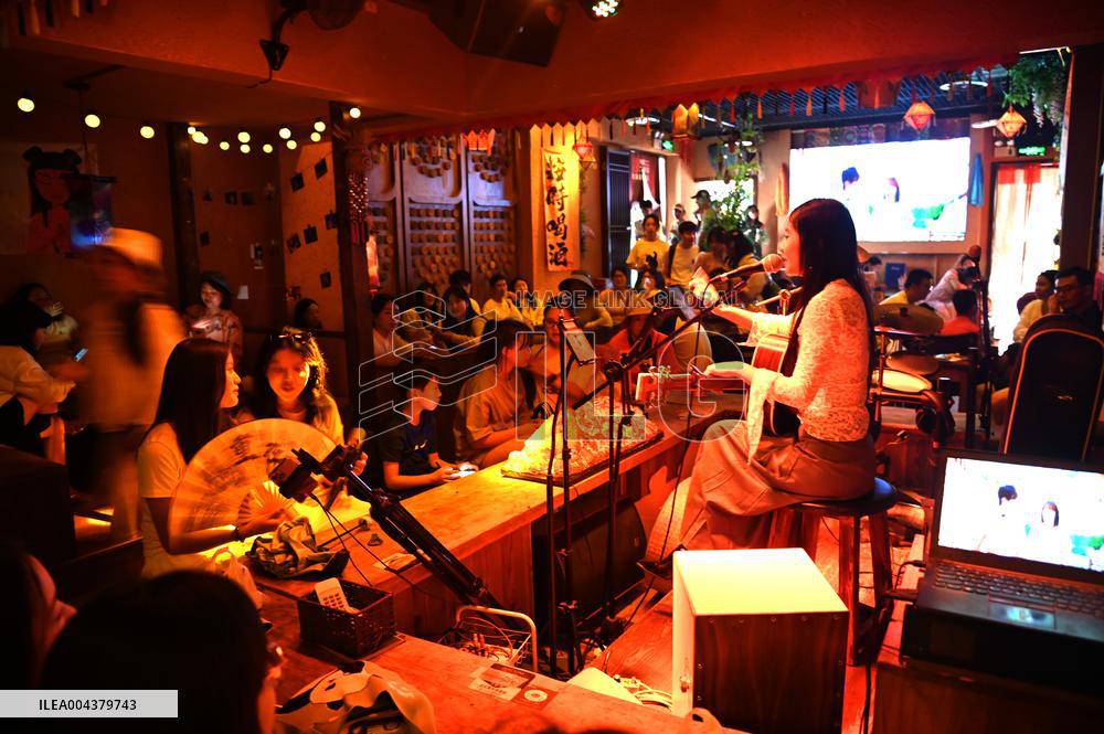 Tour Peak During May Day Holiday in Chongqing