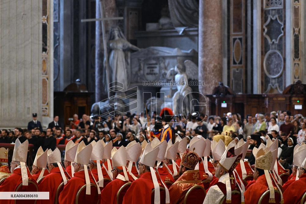 Cardinals Attend the Seventh Novemdiale Mass - Vatican