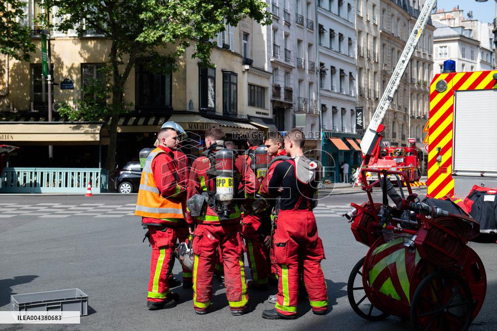 Three Injured in Serious Fire - Paris
