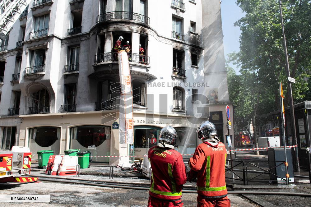 Three Injured in Serious Fire - Paris