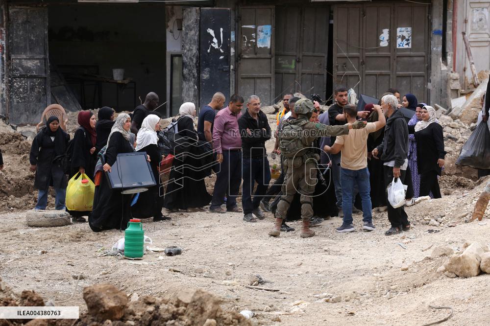 Israeli Forces Demolish Refugee Camp - West Bank