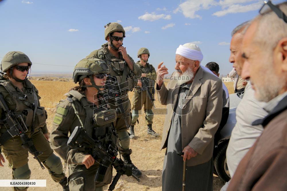 Settlers Occupy Palestinian Land Near Hebron - Palestine