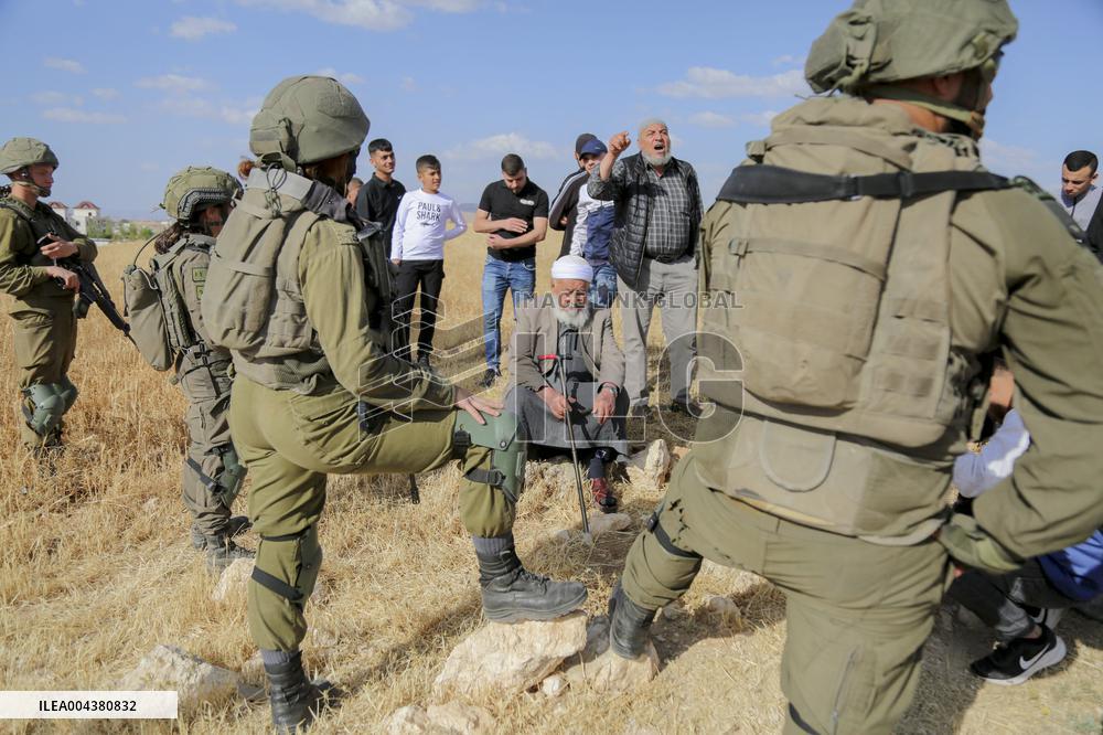 Settlers Occupy Palestinian Land Near Hebron - Palestine