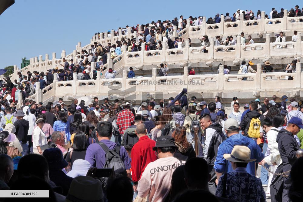 Tour in Beijing During May Day Holiday