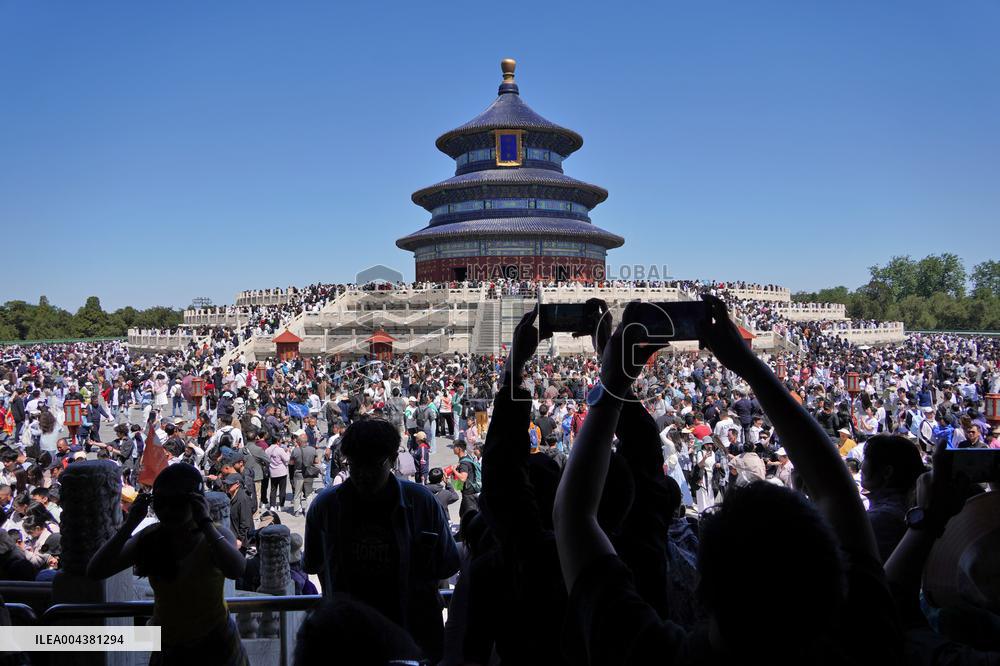 Tour in Beijing During May Day Holiday