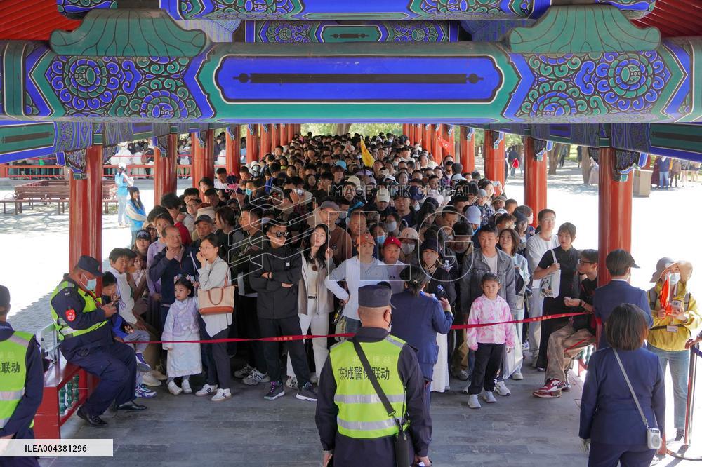 Tour in Beijing During May Day Holiday