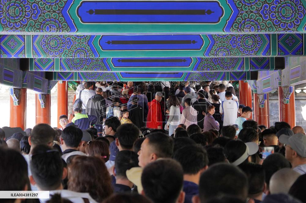 Tour in Beijing During May Day Holiday