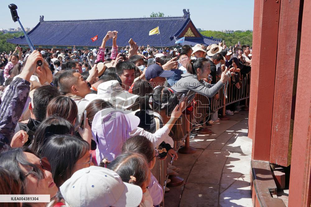 Tour in Beijing During May Day Holiday