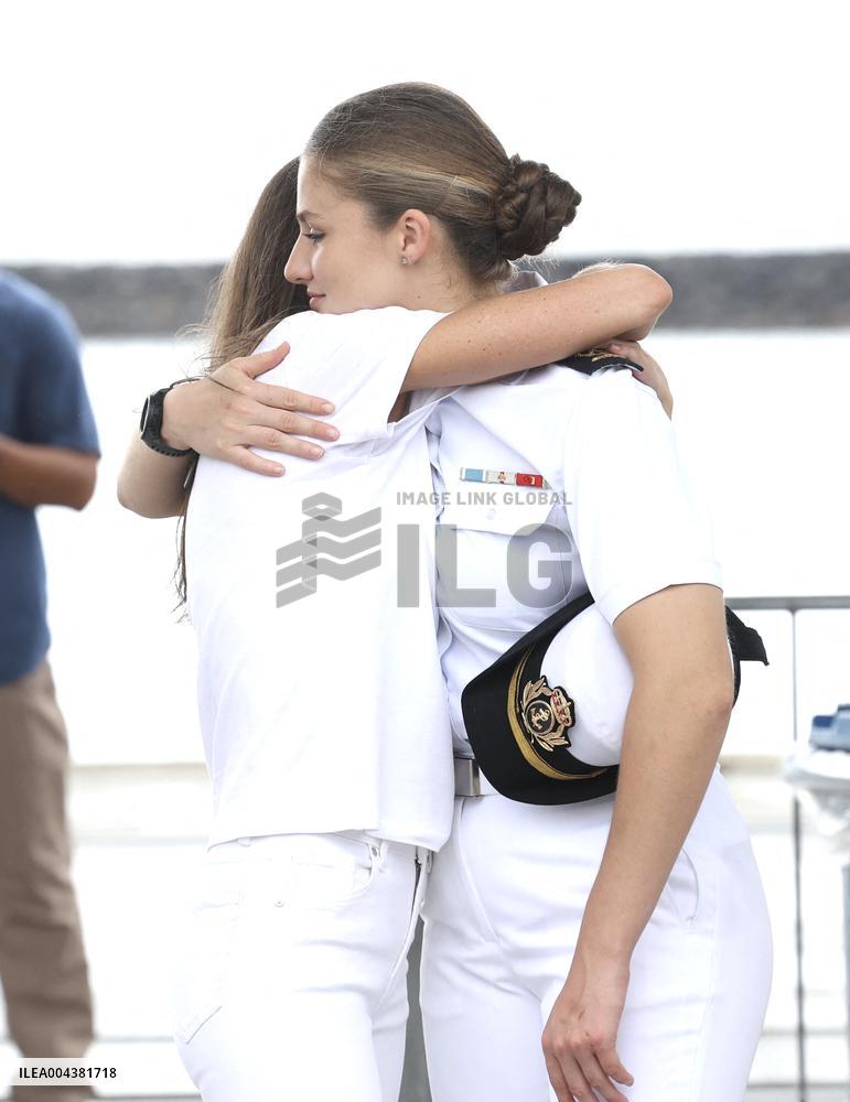 Princess Leonor Greets Queen Letizia - Panama
