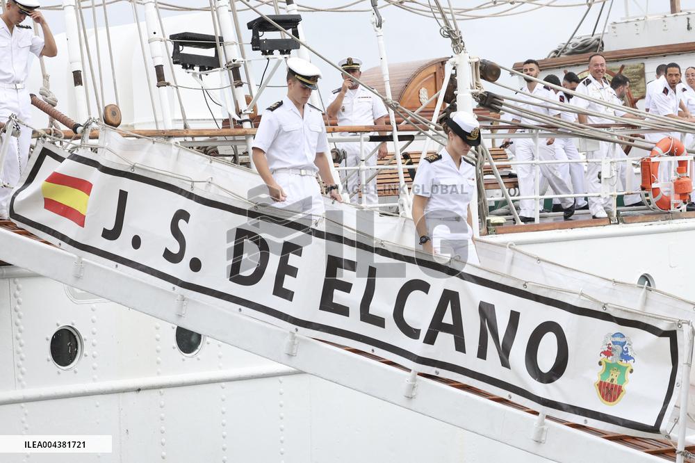 Princess Leonor Greets Queen Letizia - Panama