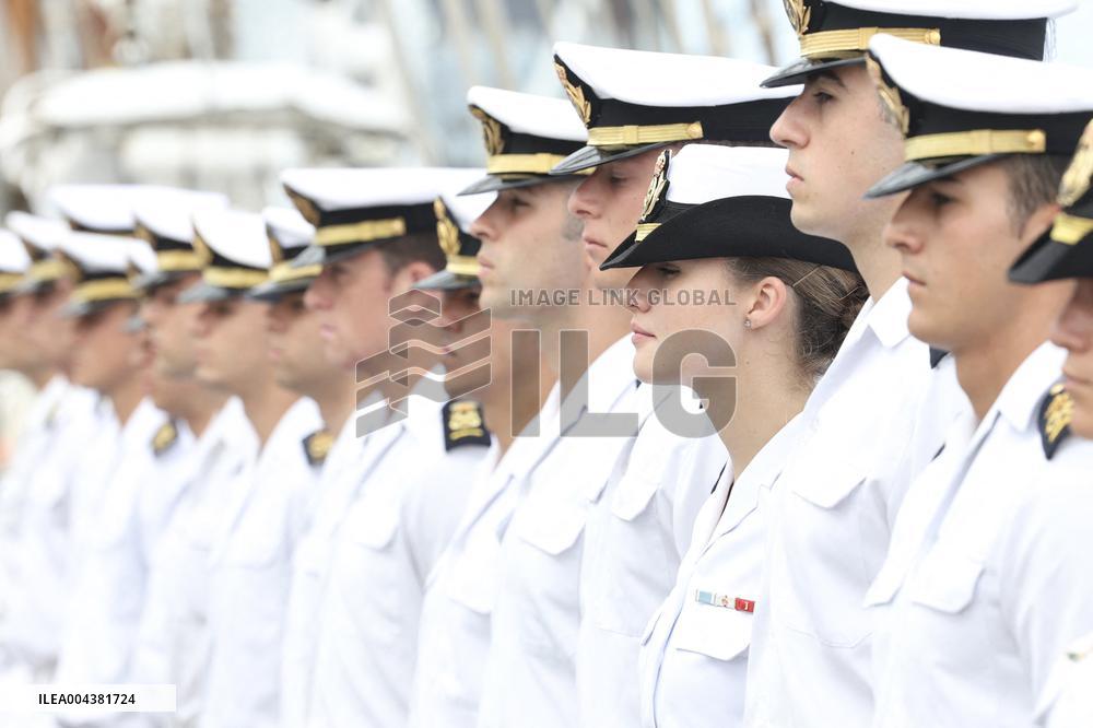 Princess Leonor Greets Queen Letizia - Panama