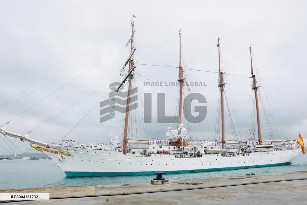 Princess Leonor Greets Queen Letizia - Panama