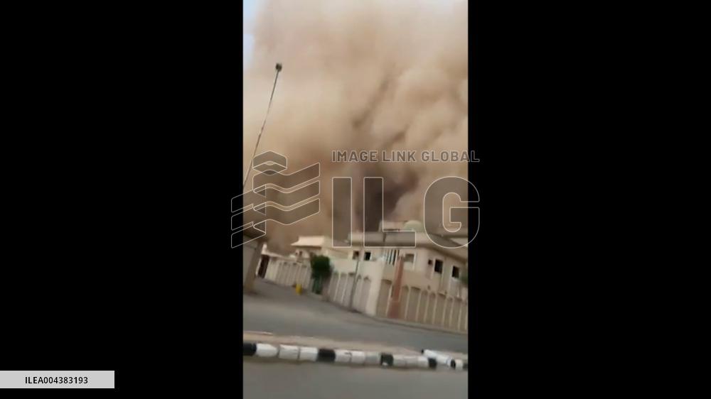 Saudi Arabia: Massive Dust Storm Engulfs Rass, Qassim Province
