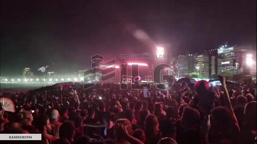 Brazil: Sea of Fans Swarms Copacabana Beach for Free Lady Gaga Concert