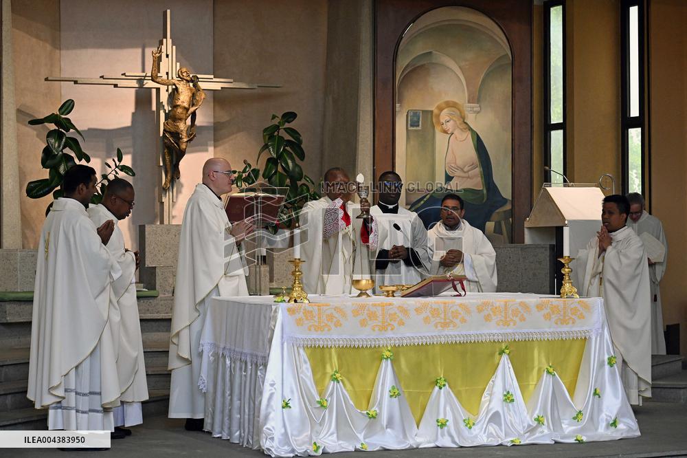 Cardinal Elector Fridolin Ambongo Besungu Celebrates A Mass - Rome