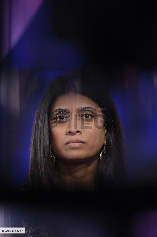 Prisca Thevenot On Dimanche En Politique - Paris