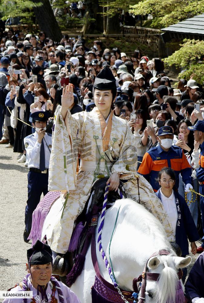 INI member Ozaki plays Yoshitsune in Iwate festival