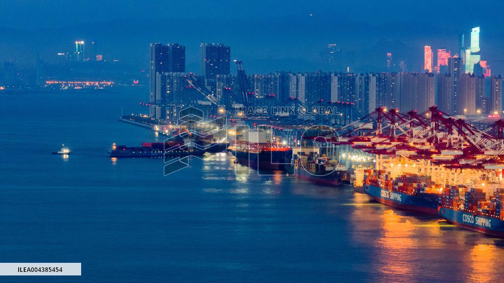 Qingdao Port Container Export