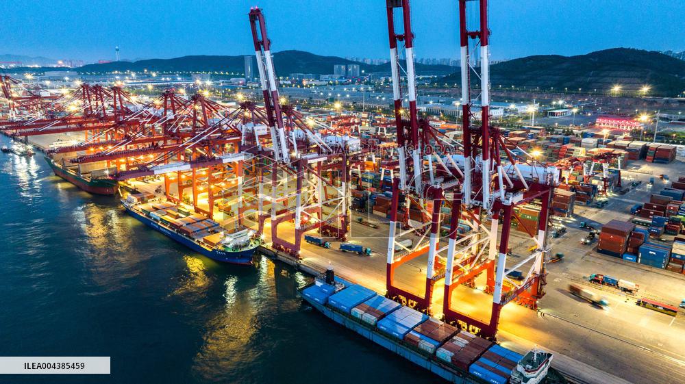 Qingdao Port Container Export